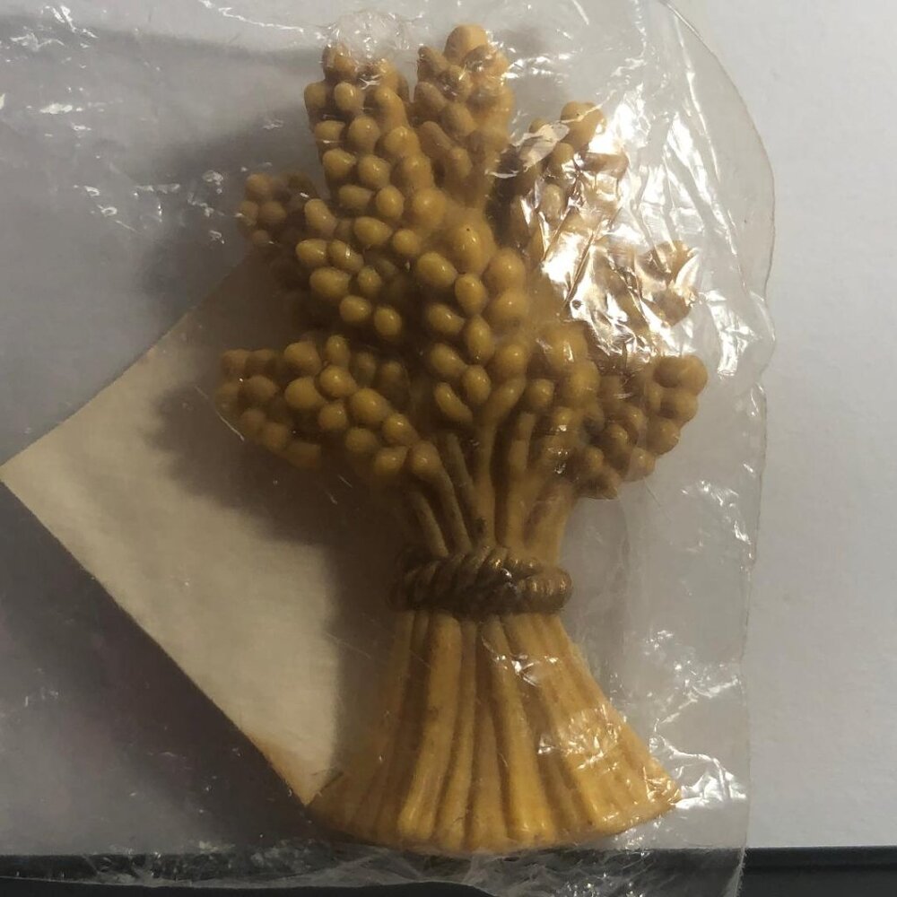 Vintage Hallmark Lapel Pin Thanksgiving Wheat Sheaf Stalks Holiday Brooch *New
